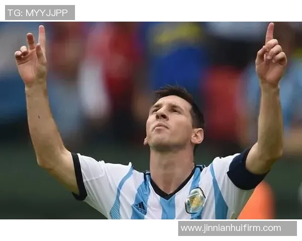 马丁内斯称赞努诺门德斯是当今足球界的无可替代之星 马丁内斯称赞努诺门德斯是当今足球界的无可替代之星